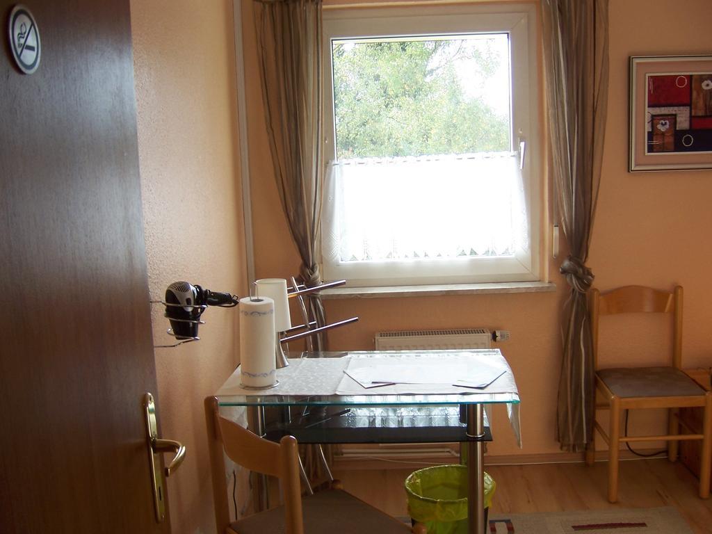 Haus Am Roseneck Otel Lüneburg Oda fotoğraf