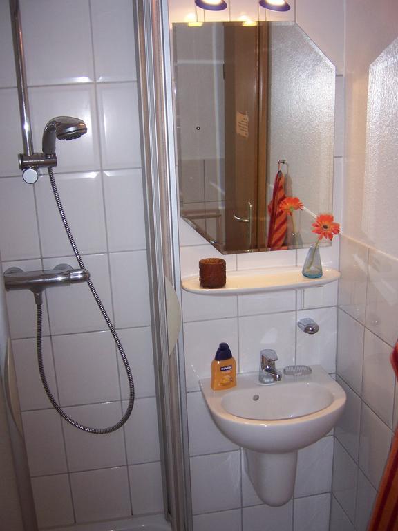 Haus Am Roseneck Otel Lüneburg Oda fotoğraf